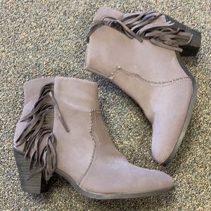 Women’s gray boots